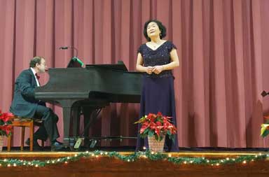 Donna Liao sings Chinese folk songs with bel canto technique.